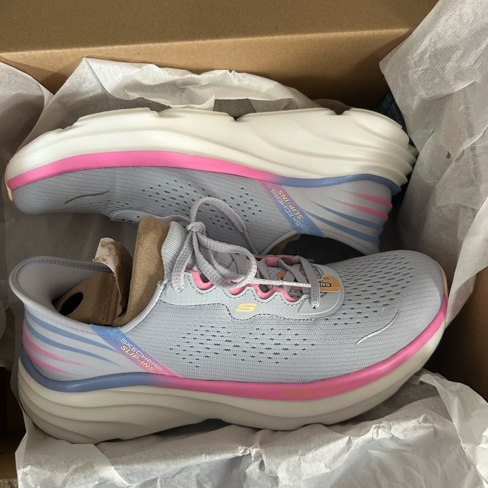 Skechers Women's Athletic Shoes in Gray and Pink